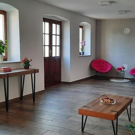 Holiday Home For 8 People, Pool + Sea View Vilanija المظهر الخارجي الصورة