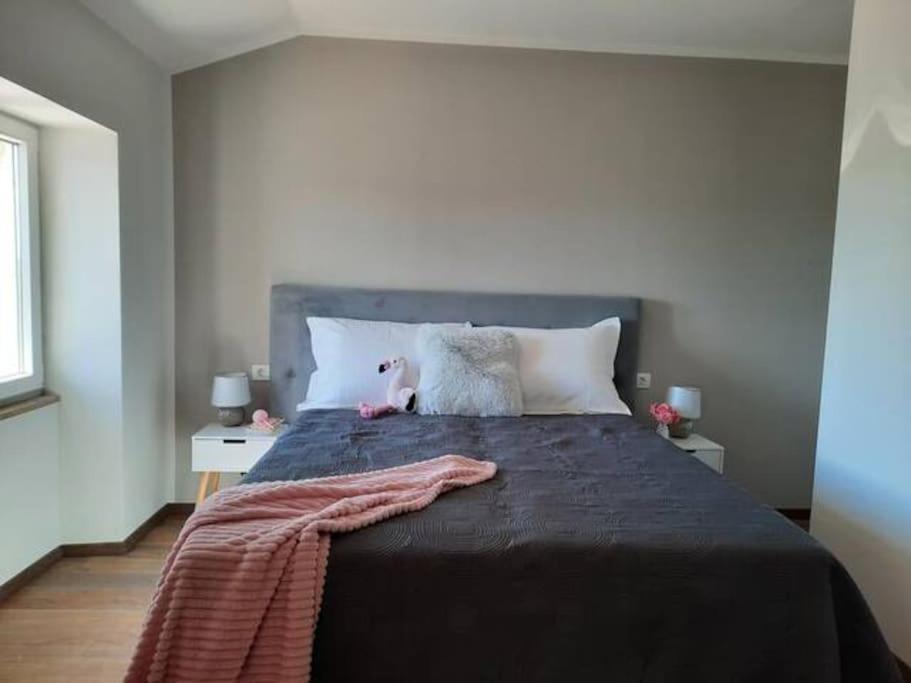 Holiday Home For 8 People, Pool + Sea View Vilanija المظهر الخارجي الصورة