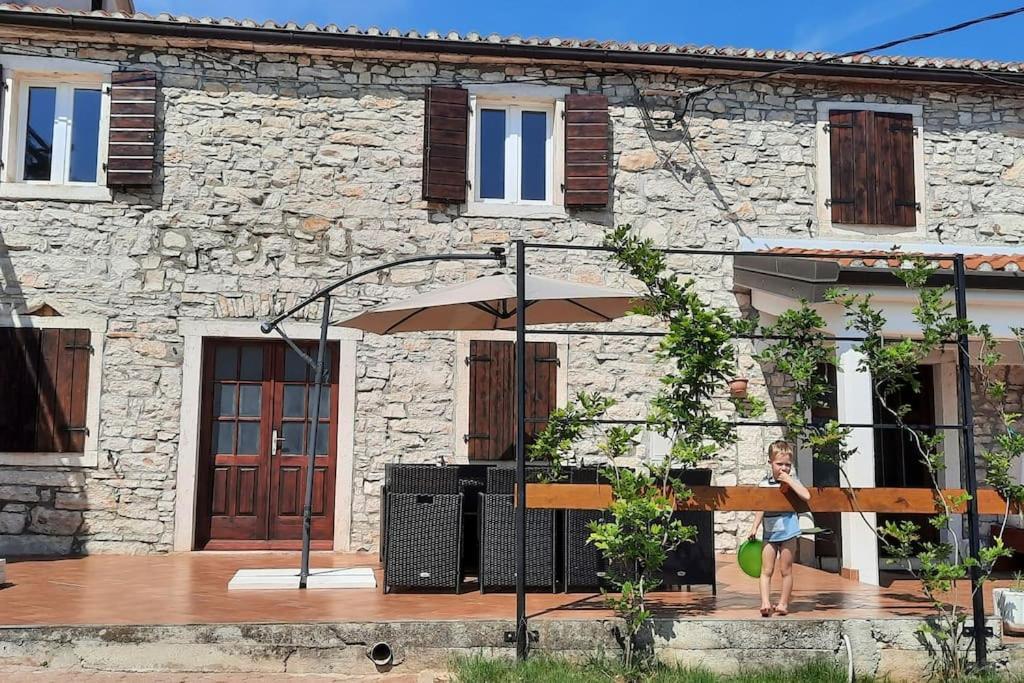 Holiday Home For 8 People, Pool + Sea View Vilanija المظهر الخارجي الصورة