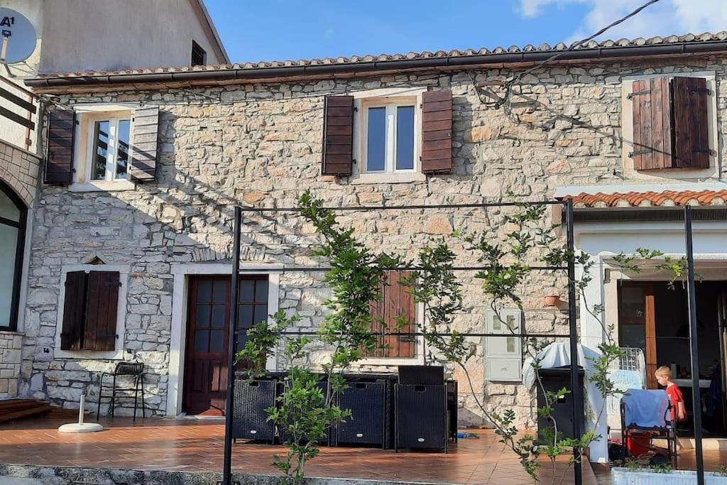 Holiday Home For 8 People, Pool + Sea View Vilanija المظهر الخارجي الصورة