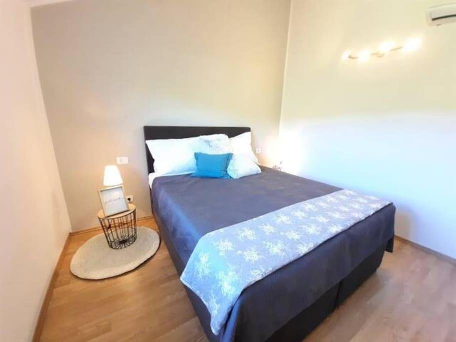 Holiday Home For 8 People, Pool + Sea View Vilanija المظهر الخارجي الصورة