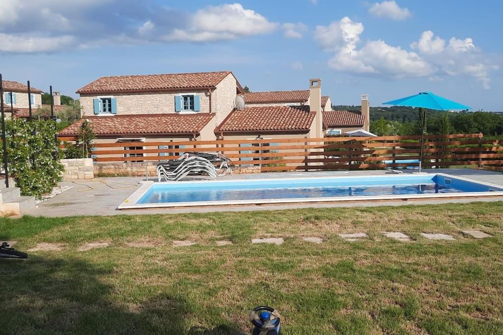 Holiday Home For 8 People, Pool + Sea View Vilanija المظهر الخارجي الصورة